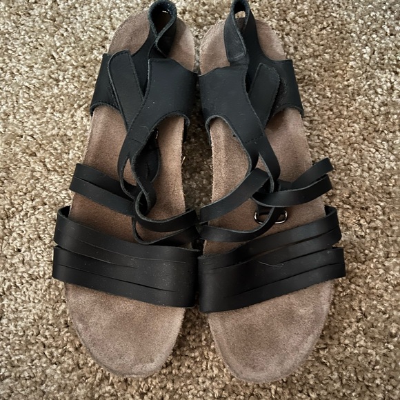 Munro walking sandals great condition - Picture 2 of 2